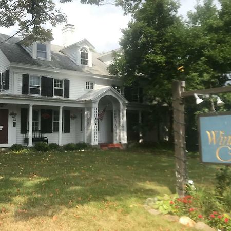 Windflower Inn Грейт Барингтън Екстериор снимка