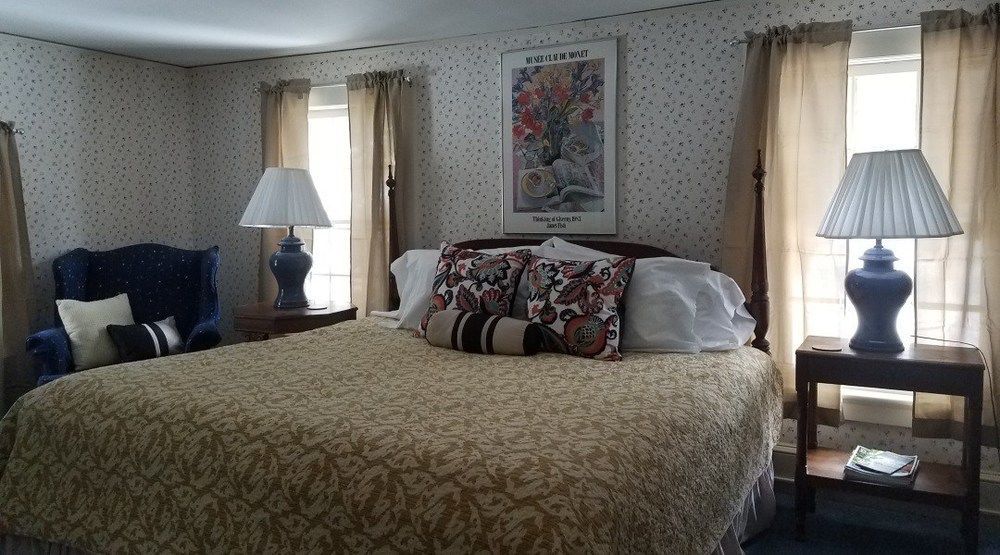 Windflower Inn Грейт Барингтън Екстериор снимка