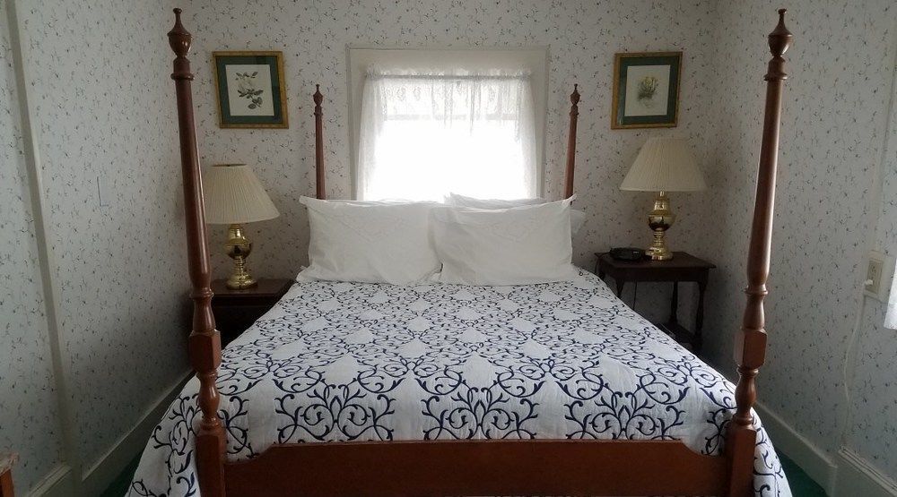 Windflower Inn Грейт Барингтън Екстериор снимка