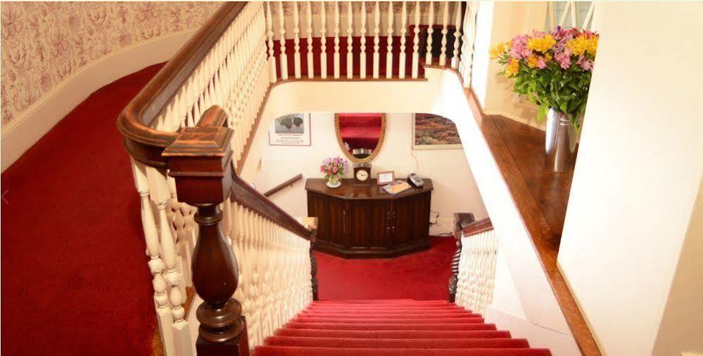 Windflower Inn Грейт Барингтън Екстериор снимка
