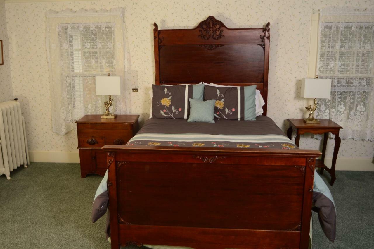 Windflower Inn Грейт Барингтън Екстериор снимка